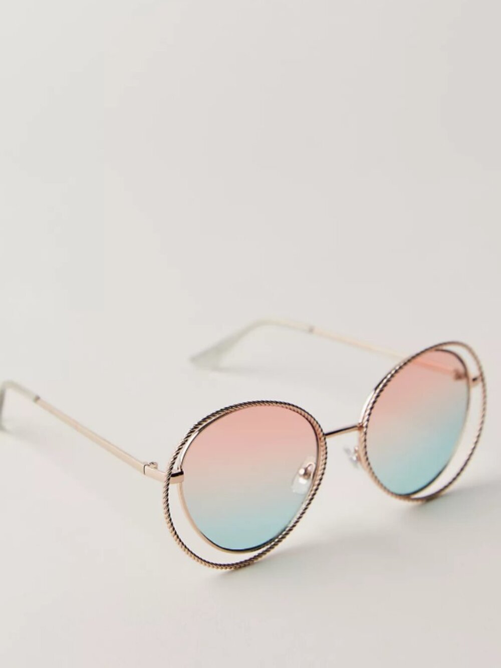 NWT Free People Blossom Novelty Oversized Sunglasses in Gold - Picture 4 of 5